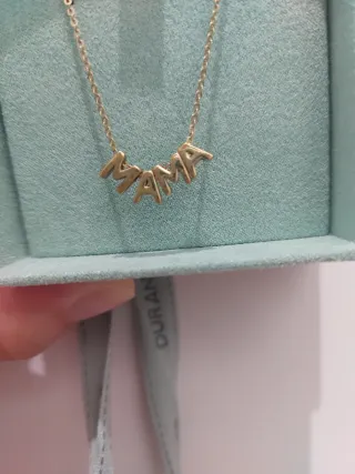 Collar 'Mama' dorado