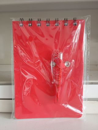 Libreta espiral + bolígrafo