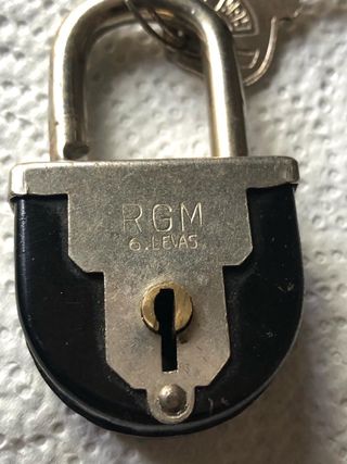 Candado antiguo RGM