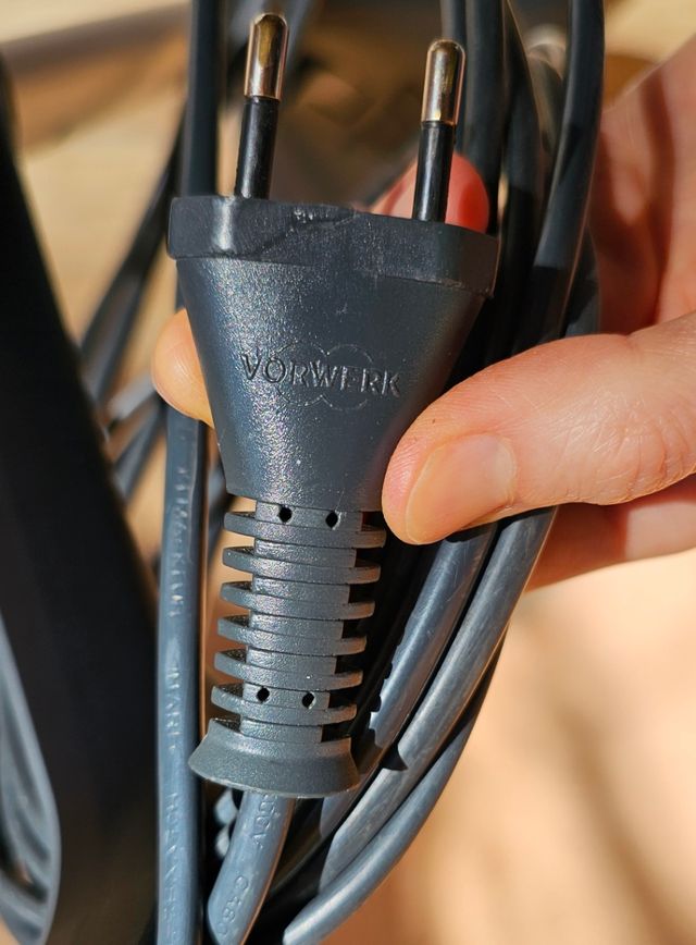 SCOPA ELETTRICA FOLLETTO VK 200