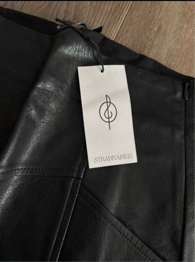 Minifalda negra Stradivarius - Nueva