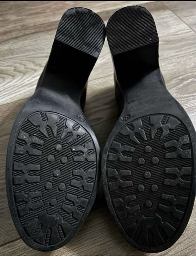 Zapatos tacón Camila's negros