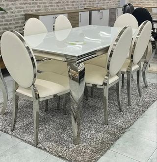 MESA DE COMEDOR DE VANGUARDIA - LIQUIDANDO OFERTA*