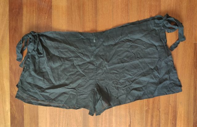 Pantalón corto semitransparente