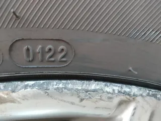 Llantas de 18" y neumáticos 235/60/18