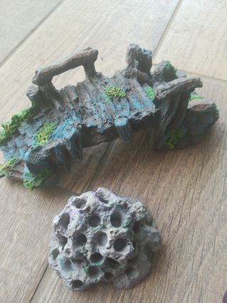 Accesorios pecera Puente y coral. Ph test y filtro