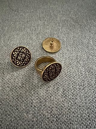 Pendientes y anillo de CH