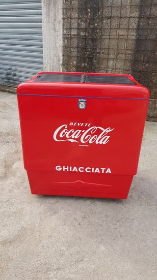 Ghiacciaia frigo della coca cola