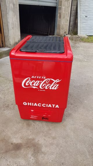 Ghiacciaia frigo della coca cola