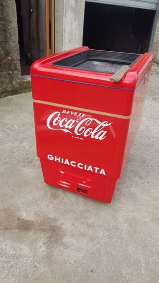 Ghiacciaia frigo della coca cola