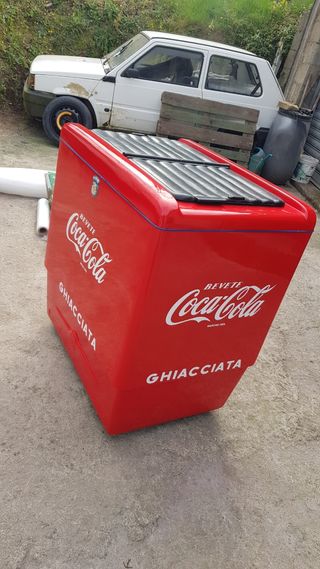 Ghiacciaia frigo della coca cola