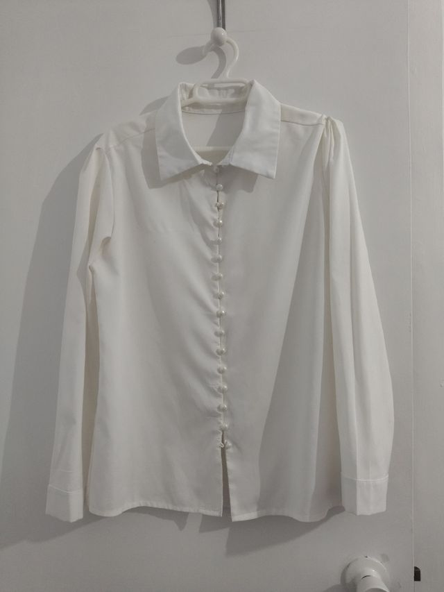 Blusa blanca c/ botones