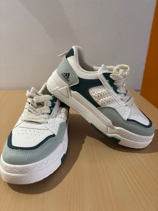 Zapatillas Adidas - Blancas y Verdes