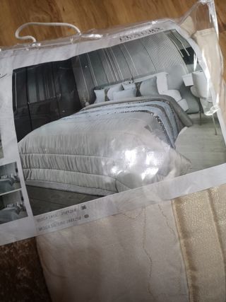 Edredón nuevo cojines a juego