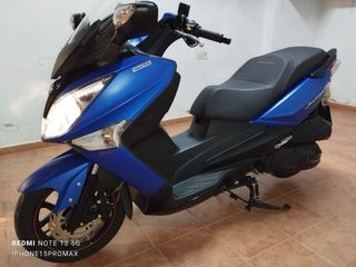 MaxiScooter 300