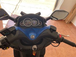 MaxiScooter 300