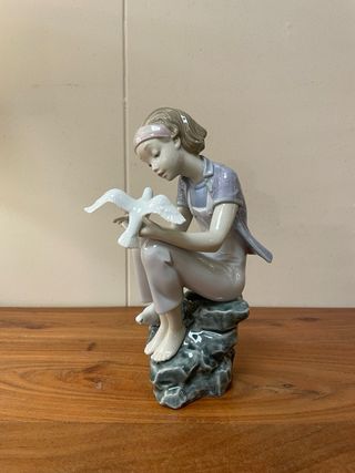 Figura Lladró 01008536 Jugando con las palomas