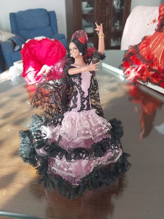 Preciosa muñeca antigua marin