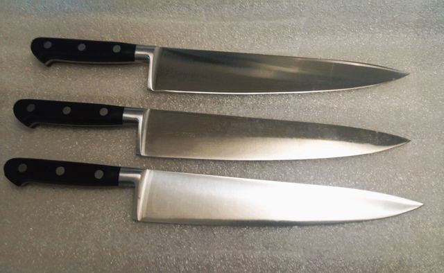 🔹 Coltello professionale.