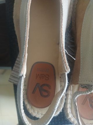 Alpargatas SV beige y marrón