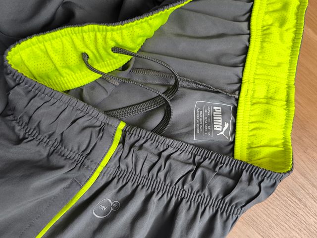 Pantalón corto Puma. L.