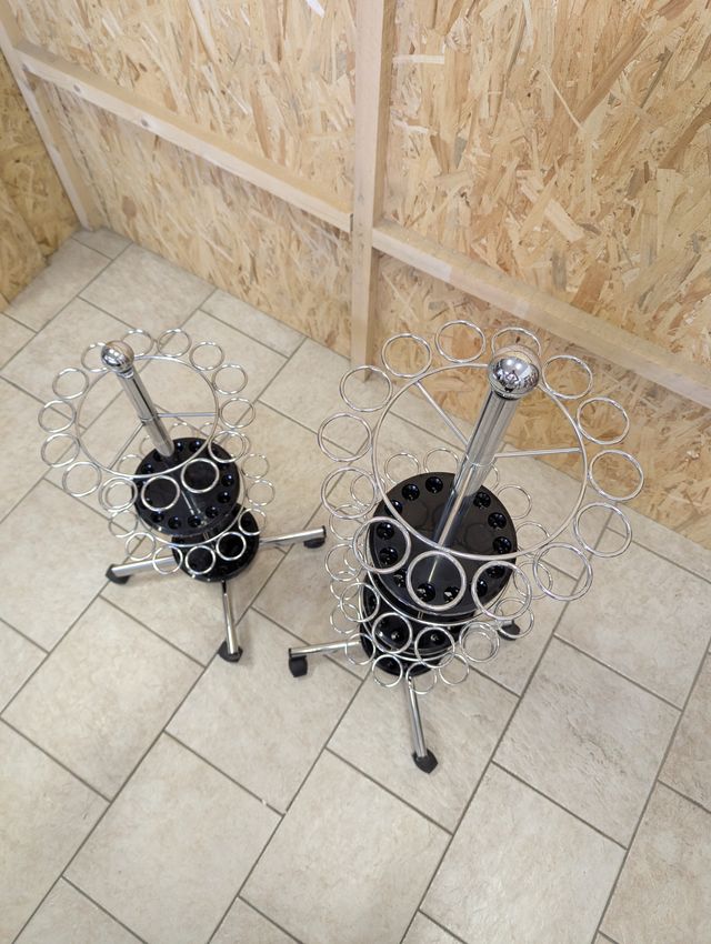 Portaombrelli nuovi in metallo con ruote