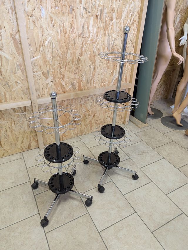 Portaombrelli nuovi in metallo con ruote