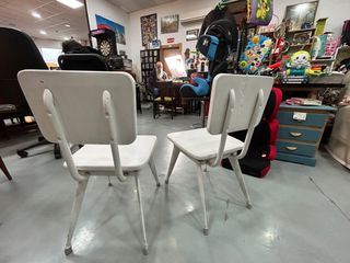 Pareja de sillas antiguas estilo industrial vintag