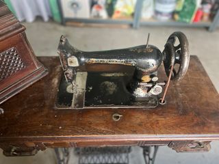 Máquina coser Singer antigua