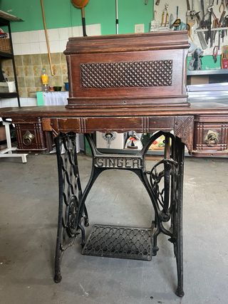Máquina coser Singer antigua