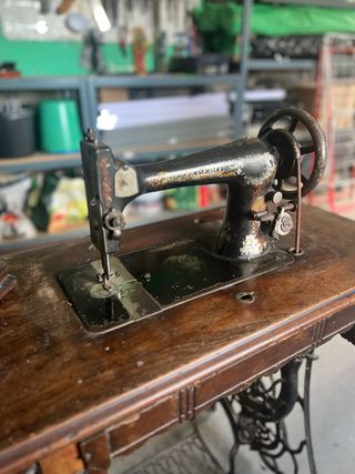 Máquina coser Singer antigua