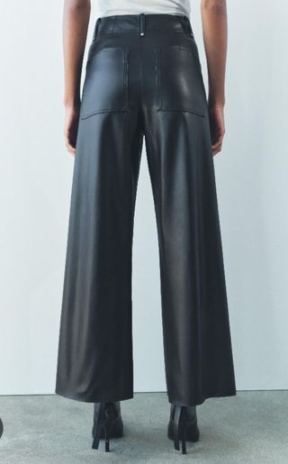 Pantalón cuero Zara 