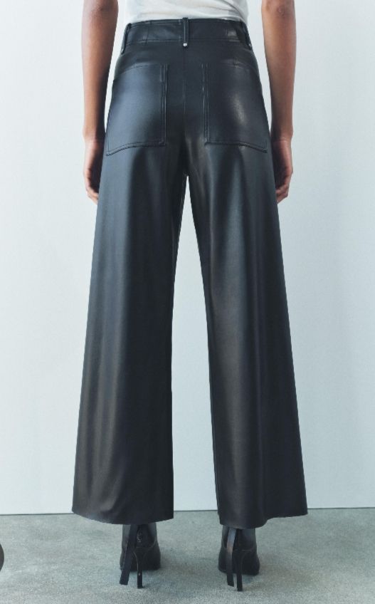 Pantalón cuero Zara