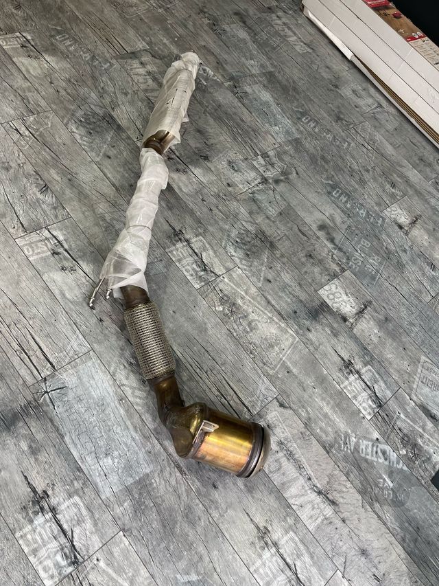 Downpipe / Catalizador Original Golf MK7 R