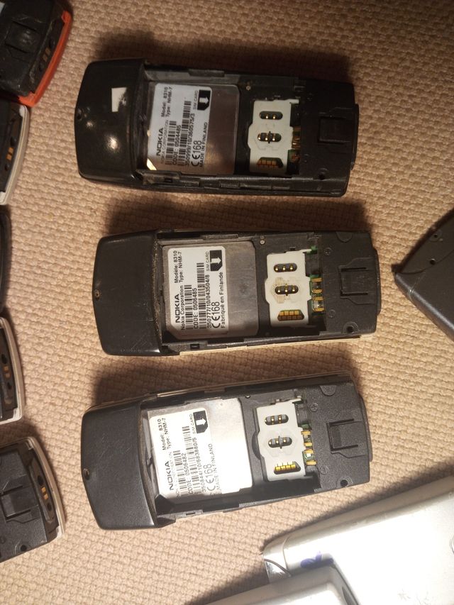 8 Cellulari Nokia 8310 Vintage