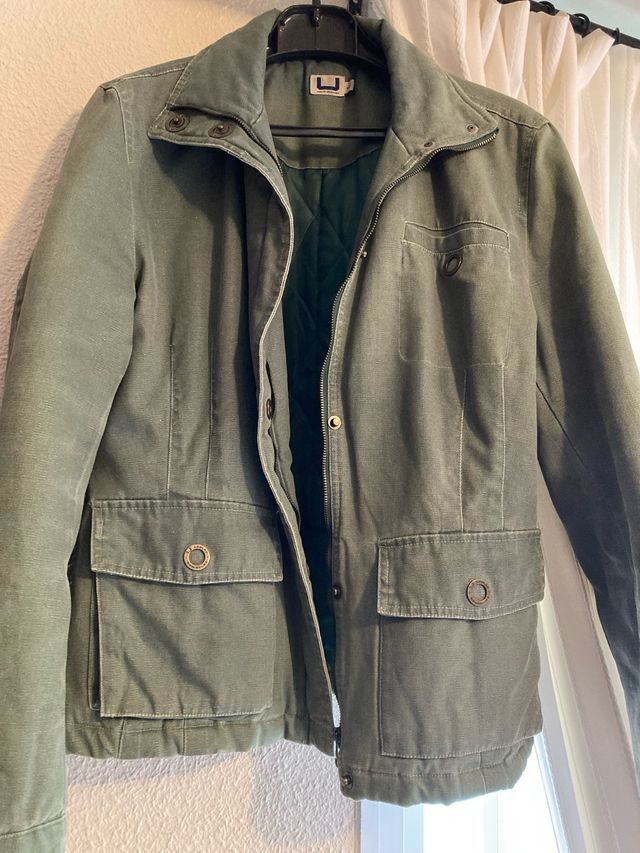 Chaqueta militar verde oliva