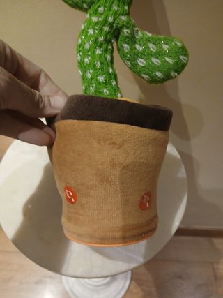 Cactus musical juguete.