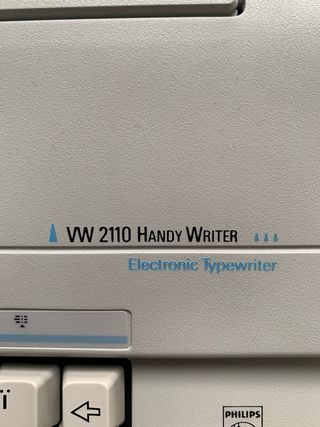 Maquina de escribir eléctrica vintage.