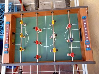 Futbolín de mesa antiguo