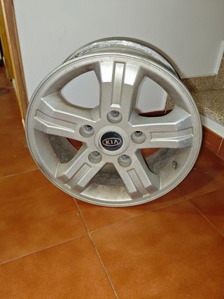 Llanta Kia Sorento 2005