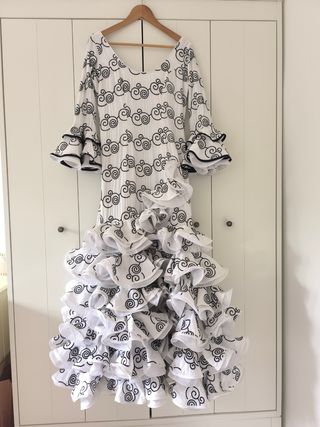 Traje Flamenca Micaela Villa blanco-negro