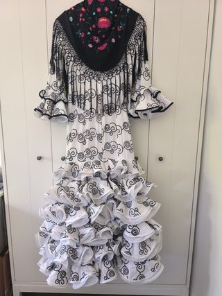 Traje Flamenca Micaela Villa blanco-negro