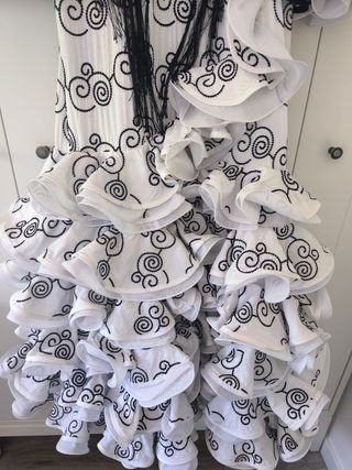 Traje Flamenca Micaela Villa blanco-negro