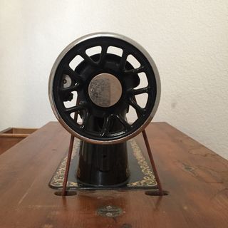 Maquina de Coser Antigua Alfa