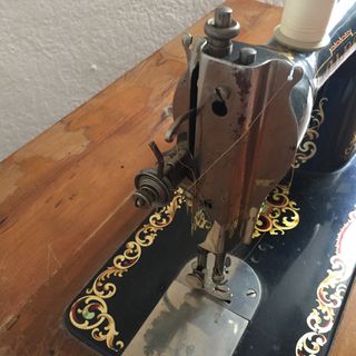 Maquina de Coser Antigua Alfa