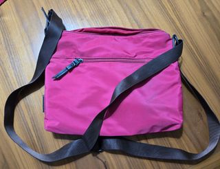 Práctico bolso bandolera Caroche rosa
