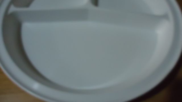 Conjunto de platos de plástico blancos