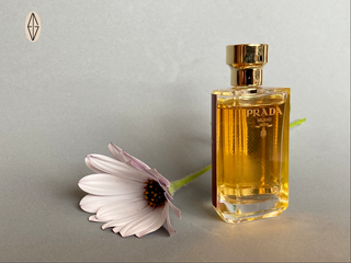 Miniatura fragancia LA FEMME , de Prada