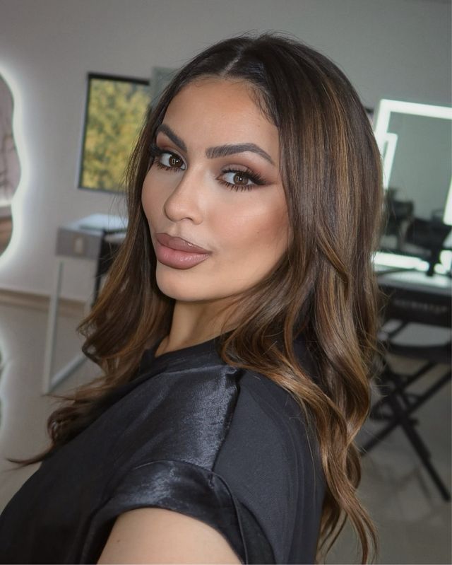 MAQUILLADORA MAQUILLAJE
PELUQUERA