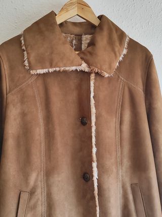 Chaqueta camel Duvami con forro de borreguito